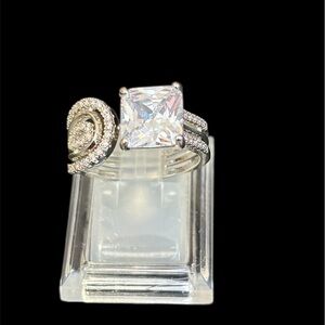 Elegant Silver and Silver Women's Ring